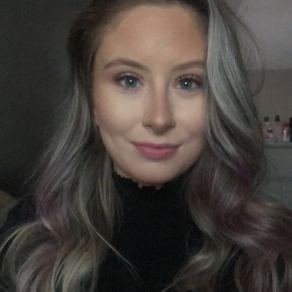 Meet your Posher, Nikki - Picture 1 of 6